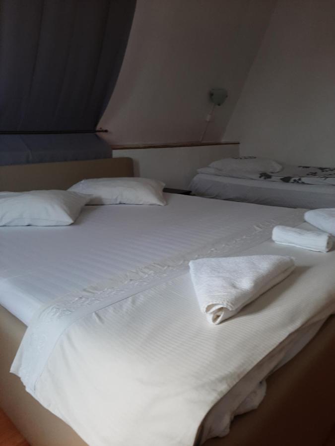 Piccola Italia Casa Racovita Cluj Napoca Bagian luar foto